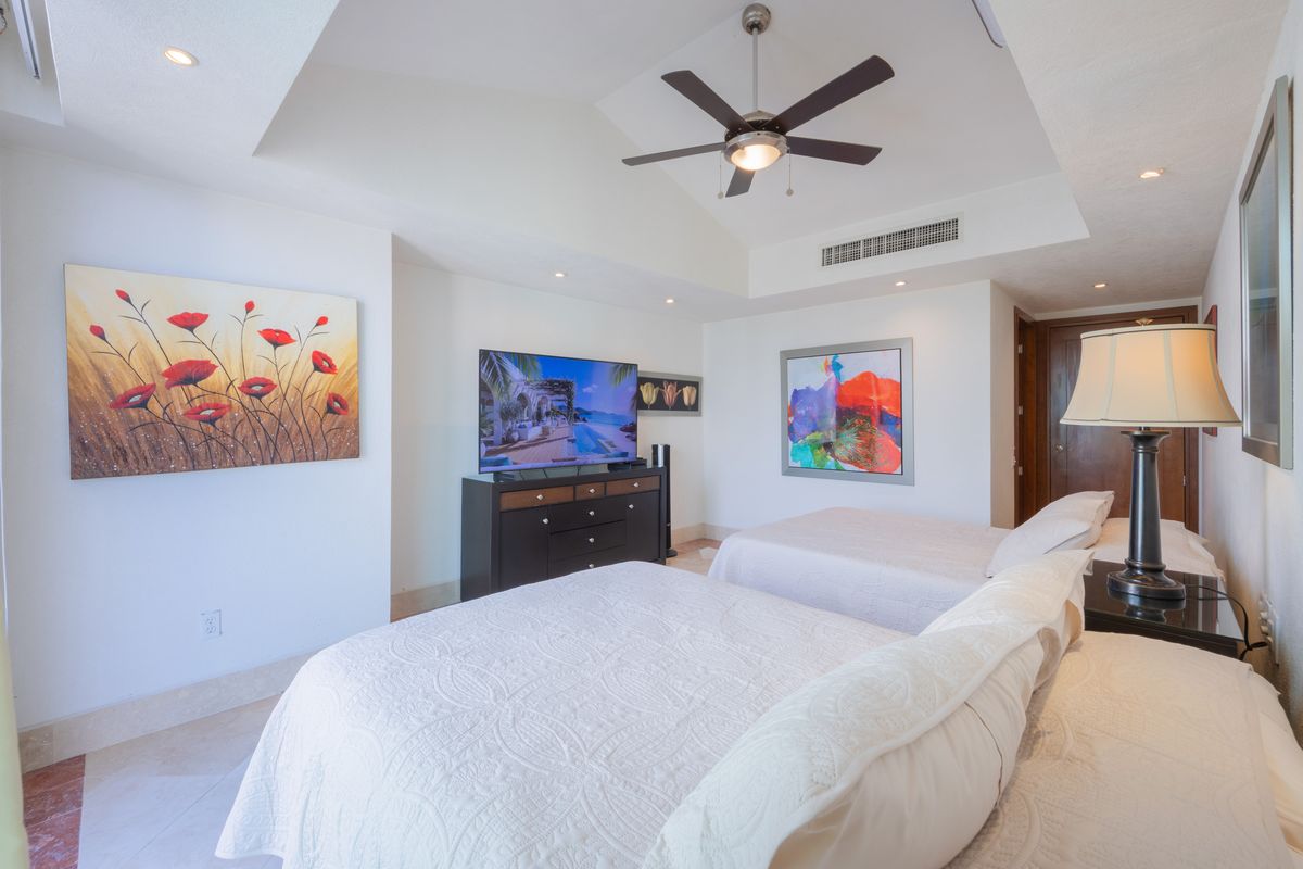 Bedroom suite with original artwork, Penthouse 2